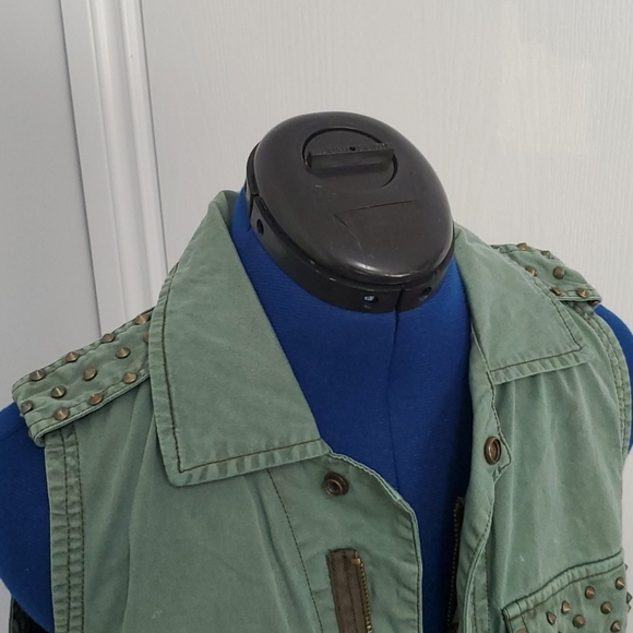 Upcycled hand painted punk vest - Picture 7 of 7